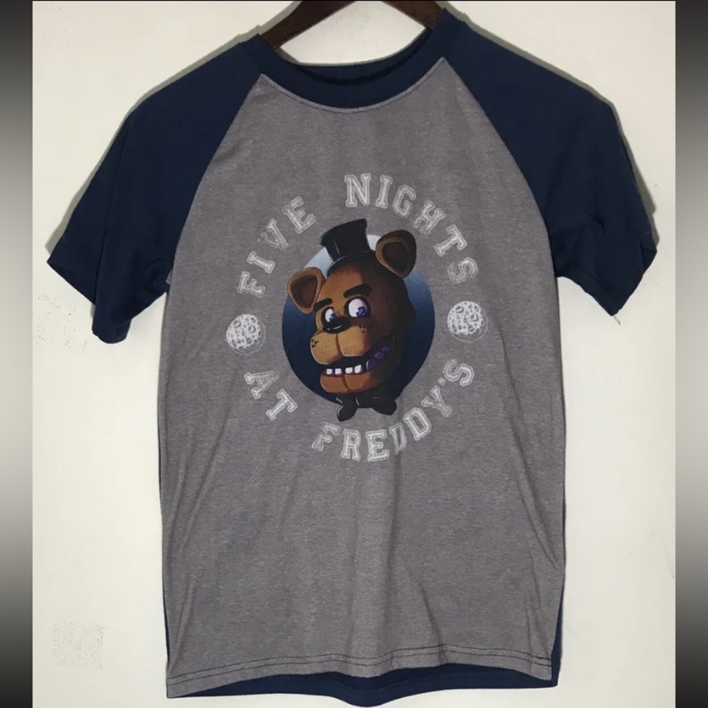 Five Nights at Freddys "Freddy Fazbear's Pizza" Blue T-Shirt Youth Boys L